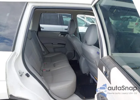 2011 Subaru Forester 2.5X Premium из США, поврежденный, VIN JF2SHBDC8BH782880